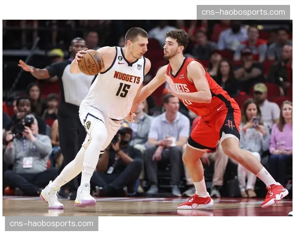 阿门助攻小贾巴里篮下得手 火箭完成比分反超冲击排位